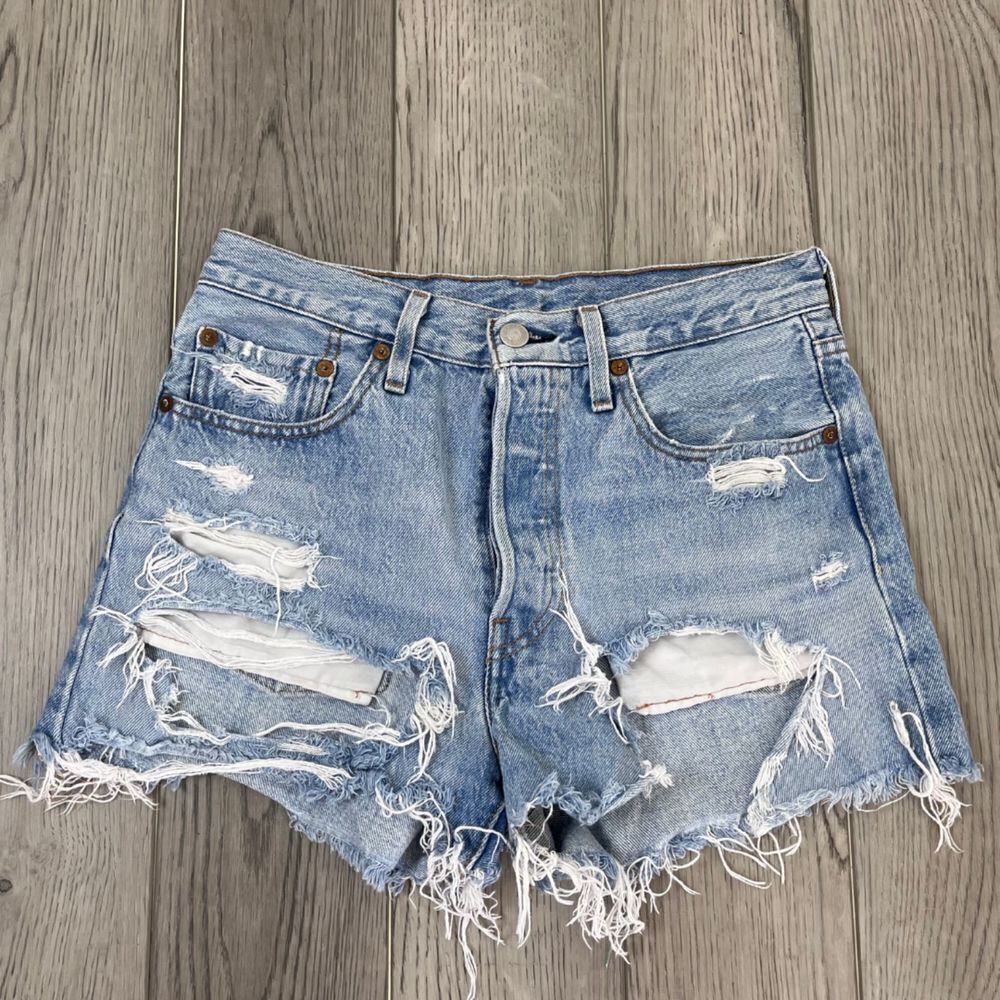 Levi's 501 Women's Size 26 High Rise Cotton Distressed Denim Jean Shorts Boho